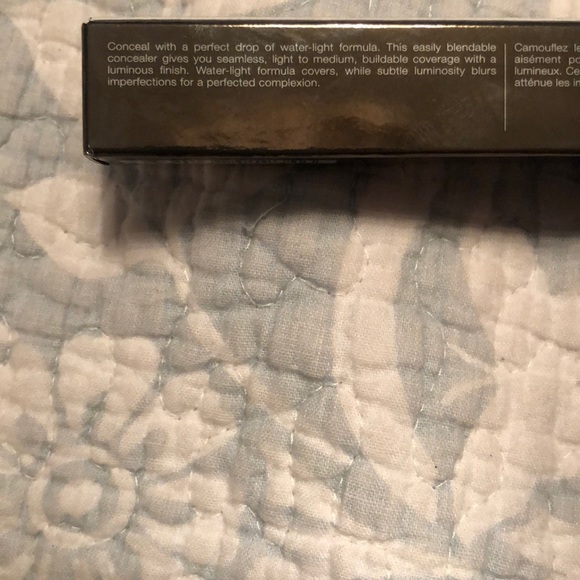 3/$20- brand new Becca Aqua Luminous concealer - Picture 2 of 3